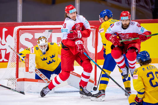 Mathias Bau  and Nichlas Hardt of Denmark in front of