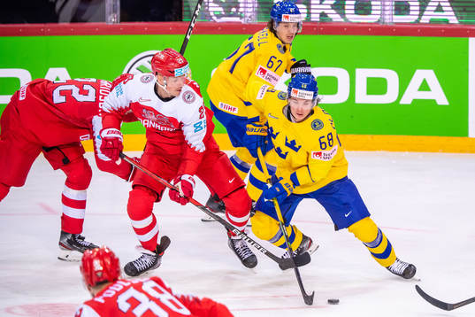 Morten Madsen of Denmark and Victor Olofsson of Sweden