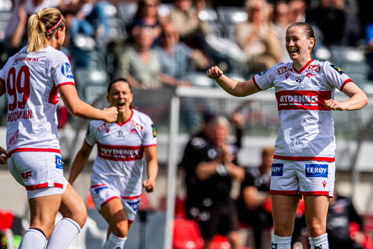 Elisabeth Terland of Sandviken celebrates after scoring 1-0