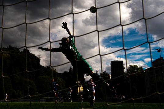 Goalkeeper Siri Ervik of Kolbotn with a save
