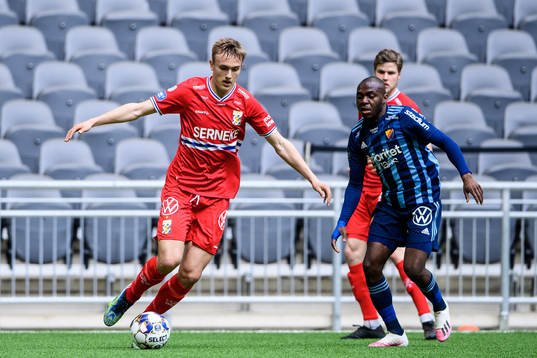 IFK Göteborgs Jesper Tolinsson och Djurgårdens Edward Chilufya