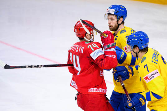 Sergei Kostitsyn of Belarus against Klas Dahlbeck of Sweden