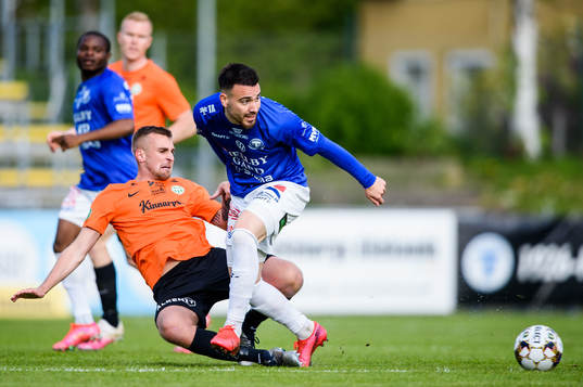 Västerås Sean Sabetkar och Trelleborgs Dzenis Kozica