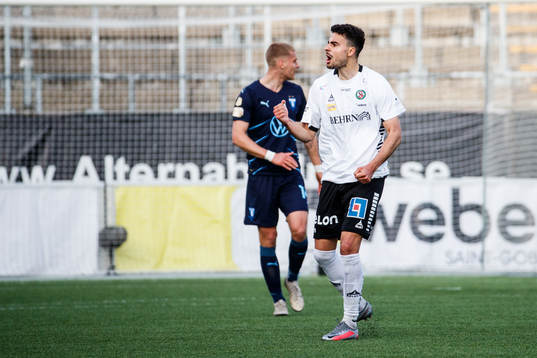 Örebros Deniz Hümmet jublar