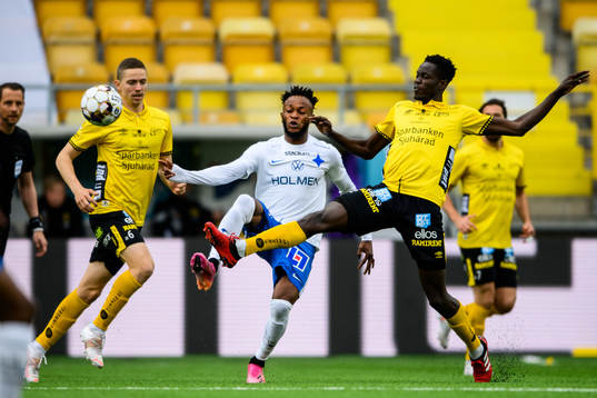 Elfsborgs Joseph Stanley Okumu och IFK Norrköpings Samuel Adegbenro