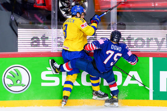 Klas Dahlbeck of Sweden and Robert Dowd of Great Britain