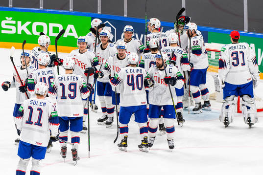 Players of Norway celebrate