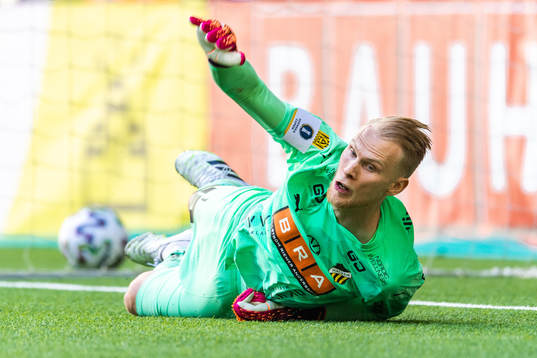 Häckens målvakt Pontus Dahlberg vid straffläggningen