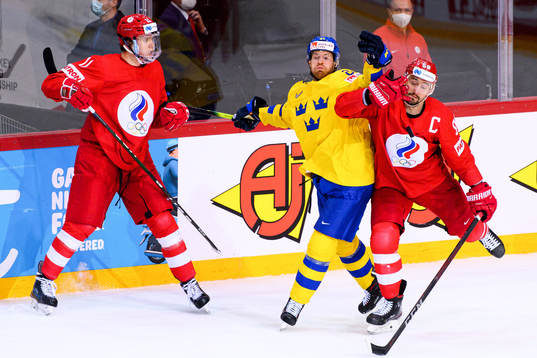 Oscar Lindberg of Sweden against Dmitri Voronkov and Anton