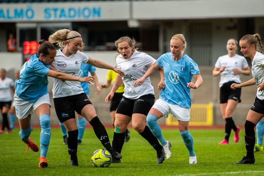 Malmö FFs Cornelia Lindgren och Melina Skarström