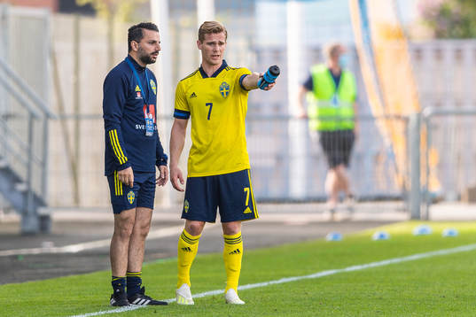 Poya Asbaghi, head coach, and Hampus Finndell of Sweden in