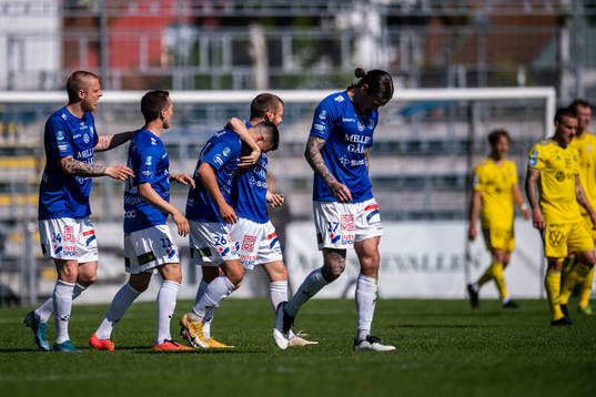 Trelleborgs Haris Brkic jublar med lagkamrater efter 1-0