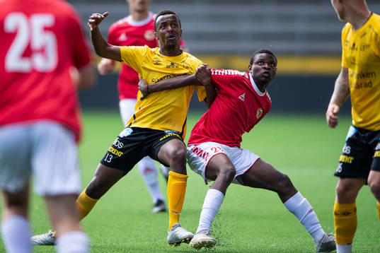 Elfsborgs Awil Hassan och Kalmars Mohamed Mohamud Issack