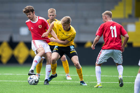 Kalmars Melvin Coudret och Elfsborgs Filip Persson