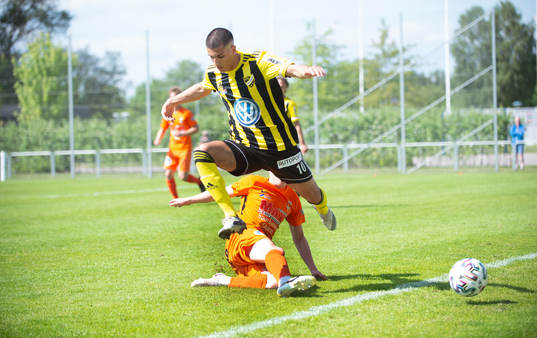  IFK Hässleholms Mustafa Owaid i matchen i division 2 Södra Götaland mellan IFK Hässleholm och Kristianstads FC i Hässleholm 5 juni 2021.