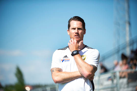 IFK Hässleholms tränare Johan Persson i matchen i division 2 Södra Götaland mellan IFK Hässleholm och Kristianstads FC i Hässleholm 5 juni 2021.