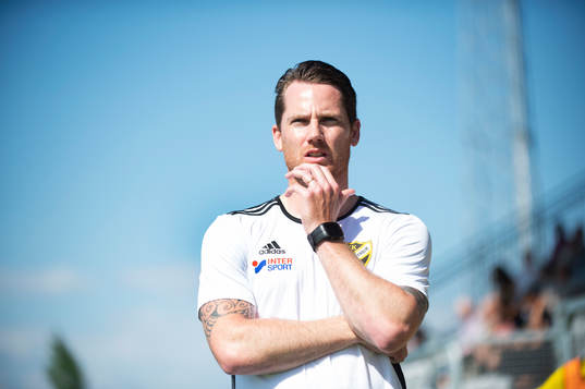 IFK Hässleholms tränare Johan Persson i matchen i division 2 Södra Götaland mellan IFK Hässleholm och Kristianstads FC i Hässleholm 5 juni 2021.
