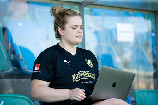 Häckens assisterande tränare Erika Faith