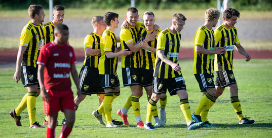 0-1, IFK Hässleholm jublar i matchen i division 2 Södra Götaland mellan Prespa Birlik och IFK Hässleholm i Hässleholm 9 juni 2021.