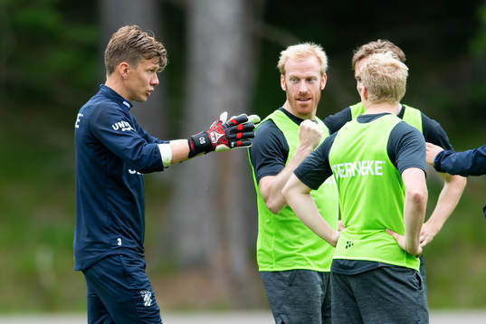 IFK Göteborgs Pontus Wernbloom och Frölundas Jens Olsson