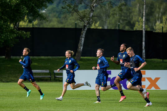 Jesper Karlsson, Niclas Hult, Mattias Johansson, Isaac Kiese Thelin and Joakim Nilsson of the Swedish national football team's reserve squad at a training session
