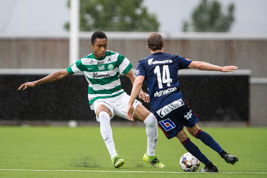 Västerås Brian Span och Östers Oliver Silverholt