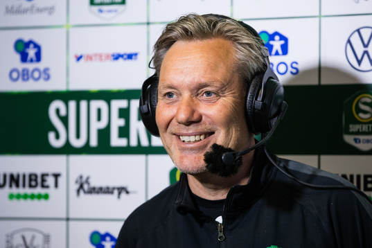 Västerås tränare Thomas Askebrand intervjuas