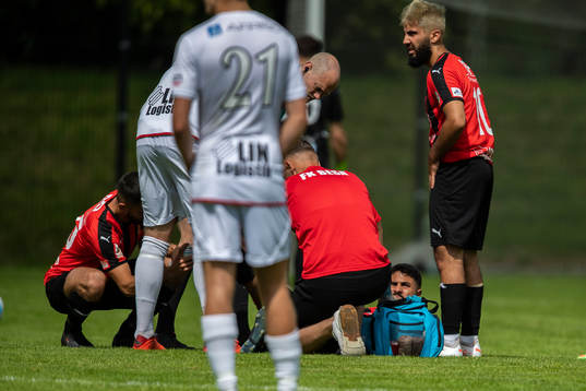 Besas Jones Mahjoub får behandling på planen