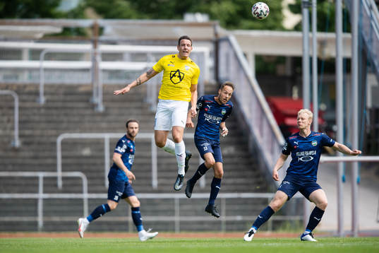 IFK Malmös Viktor Ekblom och Österlens Zoran Jovanovic