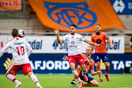 Riki Tomas Alba of Fredrikstad and Quint Arie Jansen of Aalesund