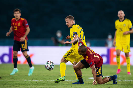 Viktor Claesson of Sweden and Thiago Alcantara of Spain