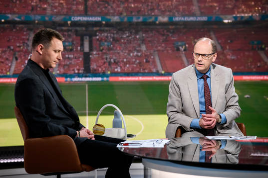 s Kim Källström och Lasse Granqvist i TV4:s EM-studio inför en sändning under fotbolls-EM den 17 juni 2021 i Stockholm. 