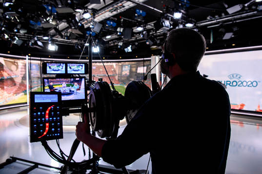 s EM-studio inför en sändning under fotbolls-EM den 17 juni 2021 i Stockholm. 
