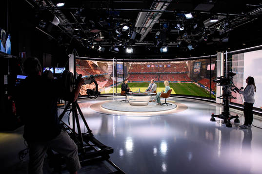s Kim Källström, Lasse Granqvist och Hanna Marklund i TV4:s EM-studio inför en sändning under fotbolls-EM den 17 juni 2021 i Stockholm. 