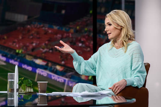 s Hanna Marklund i TV4:s EM-studio inför en sändning under fotbolls-EM den 17 juni 2021 i Stockholm. 