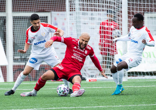 Piteås Pashang Abdulla mot Assyriskas Kevin Sharro och Quinton Christopher Edson Christina