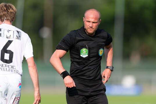 Domare Patrik Eriksson