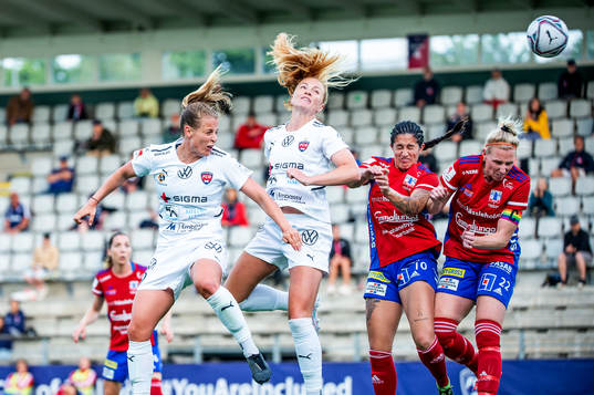 Rosengårds Anna Anvegård och Glódís Perla