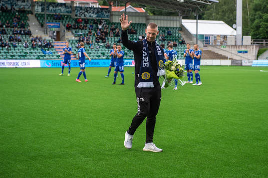 Sundsvalls målvaktstränare Tommy Naurin avtackas