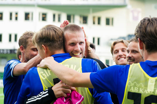 Sundsvalls målvaktstränare Tommy Naurin avtackas