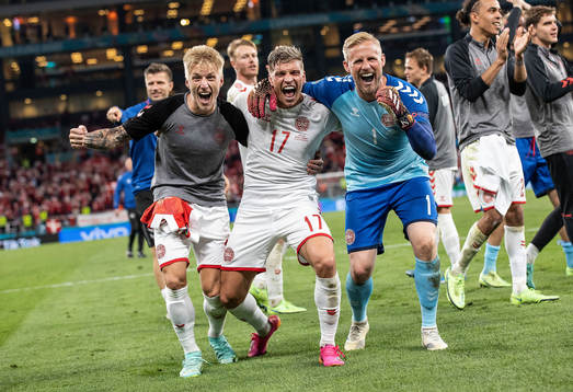  Daniel Wass, Danmark, Jens Stryger Larsen, Danmark and Kasper Schmeichel, Danmark celebrates after  the game between Russia and Denmark on June 21, 2021 in Copenhagen.