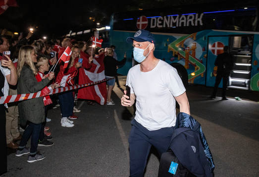 [DK=20210621: Herrelandsholdet vender hjem til Strandhotel Marienlyst efter sejren over Rusland]