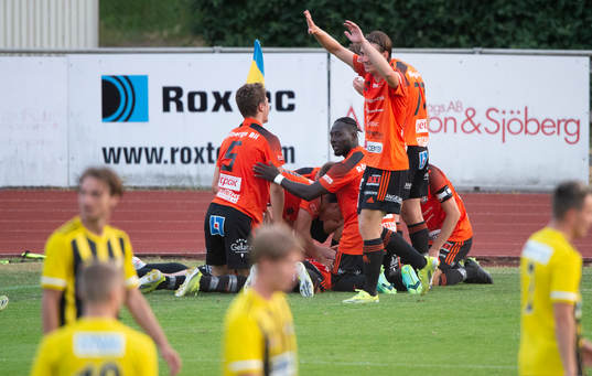 e minuten godkänns och vilda protester  i matchen i div. 2 mellan Karlskrona och IFK Hässleholm i Karlskrona 22 juni 2021.
