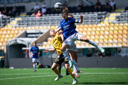 Elfsborgs Filip Persson och Trelleborgs Theo Mårtensson