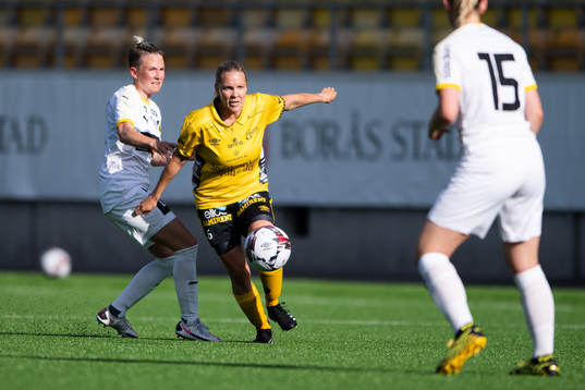 Häckens Elin Nilsen och Elfsborgs Linda Westberg Carlsson
