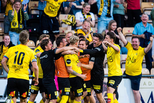 Gjermund Åsen of Lillestrøm celebrates after scoring the 2-0 goal