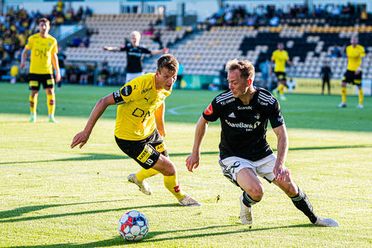 Thomas Lehne Olsen of Lillestrøm and Carl Adam Andersson