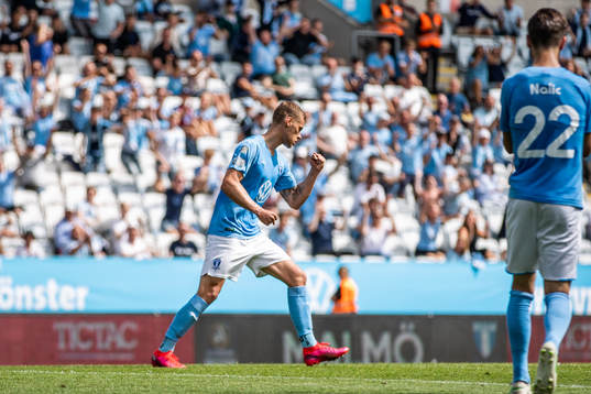 Malmö FFs Felix Beijmo jublar efter 1-2
