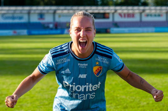Djurgårdens Fanny Lång jublar efter slutsignalen