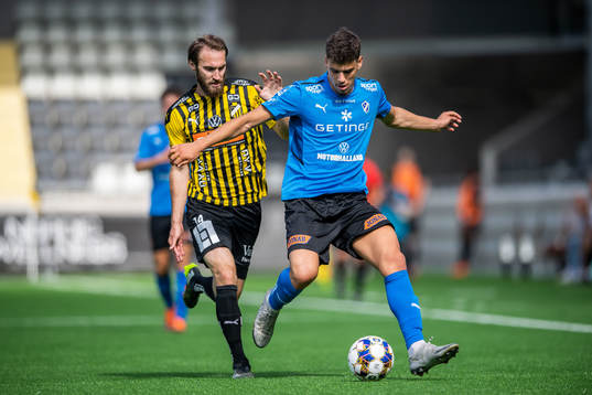 Häckens Oskar Sverrisson och Halmstads Edvin Kurtulus